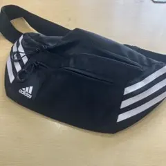 adidas ボディバッグ ブラック ストライプ