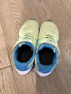 asics レーザービーム　19センチ