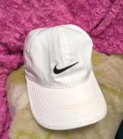NIKE ランニングキャップ 白　M/Lのサムネイル