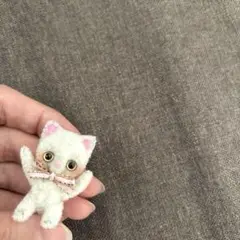 二足歩行　白猫ちゃん　モールアート　モールベア