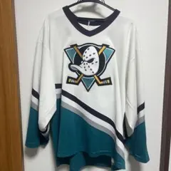 Item thumbnail for item 72b8324f-e8eb-4f1f-938a-cc8a5c0e6bbf