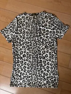 FENDI レオパード柄 半袖Tシャツ Vネックのサムネイル