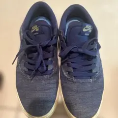 NIKE スニーカー