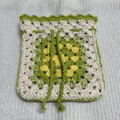 グラニースクエア巾着　ハンドメイド　編み物　かぎ針