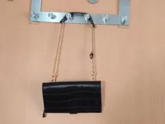 フェリージショルダーウォレット黒コロコロ財布クロコ型押し