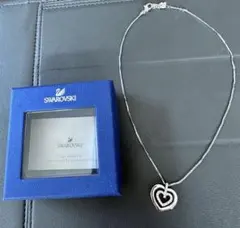 Swarovski ハート型ネックレス