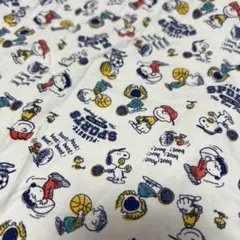 A.スヌーピー　スポーツ柄　ニット生地