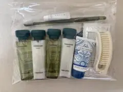 【おまけ付き】FERRAGAMO 旅行用アメニティ4種セット+おまけ　新品未使用