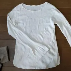 アバンリサーチ　薄手セーター