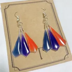 揺れる カラフル オレンジ 青 レジン３色ピアス ハンドメイド プレゼントにも