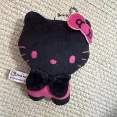 ハローキティ ガチャ キーホルダー ぬいぐるみ 黒・ピンク