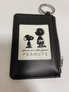 ユニバ スヌーピー パスケース