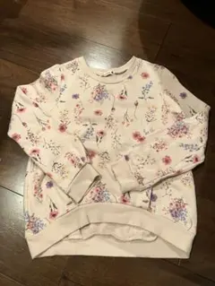 新品Branshes 花柄トレーナー 130cm