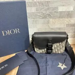 DIOR メンズ　サドル フラップ付き メッセンジャー バッグ　スモールのサムネイル