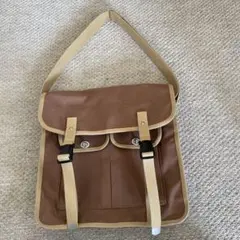 肩掛けバックのサムネイル
