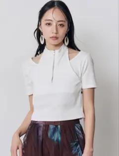 MURUA ホルターハーフジップテレコトップスのサムネイル