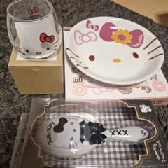 ハローキティ　グッズ　まとめ売り　皿・コップ・ブラシ