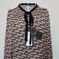 Riccimie NEW YORK ボウタイブラウス 長袖 黒ねこ柄 サイズ1のサムネイル