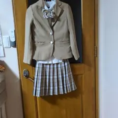 ベージュ ブレザー チェック柄スカート セット