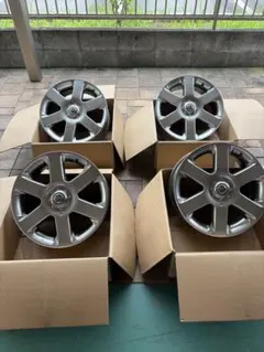 17インチ アルミホイール 215/65R17のサムネイル