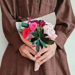 造花の花束　アーティフィシャルフラワーのバラと菊のフラワー