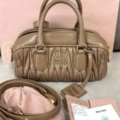 miumiu アルカディ マテラッセレザー バッグ【正規品・美品】のサムネイル