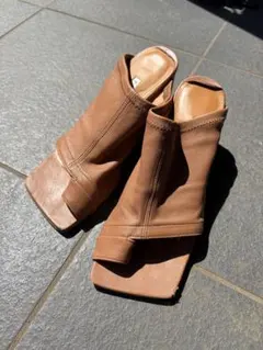 PIPPICHICトングサンダルチャンキーヒール　ストレッチミュール