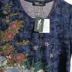 Pagong 花柄 Vネック Tシャツ ネイビー再値下げ