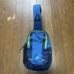 adidas ワンショルダーバッグ　ボディーバッグ　カバン　アディダス　青　緑