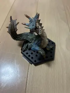 【訳あり】スタンダード　ラギアクルス　モンハンフィギュア