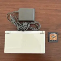 【動作品】任天堂 DS Lite ホワイト 本体 ACアダプター、ソフト付き