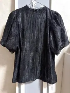 新品タグ付 ✨ ADORE ウェービーカットジャガードブラウス 38 - メルカリ