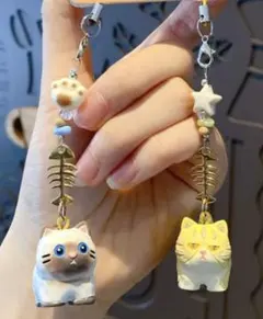ミニ木彫り風猫のキーホルダー カップル用携帯ストラップ/リュックストラップ