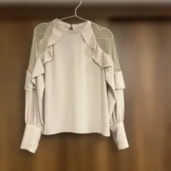 Lilly Brown レーストップス　フリル　ピンクベージュのサムネイル
