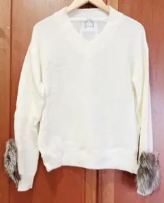 ✧︎ 最安値✧︎【新品】袖ファーニット ホワイト