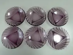 紫のガラス皿