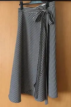 ヤマダヤ　マンサール mansart スカートのサムネイル