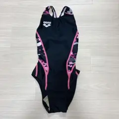 破けあり　arena 競泳用水着 130 女の子　黒/ピンク カモフラージュ柄