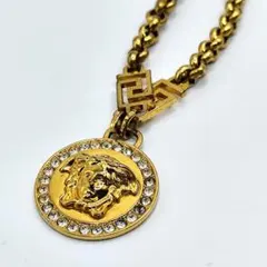 美品 VERSACE ネックレス メデューサ ラインストーン グレカ - メルカリ