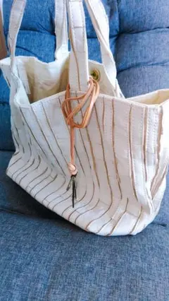 送料無料 レディースバッグ 牛革 白 かばん