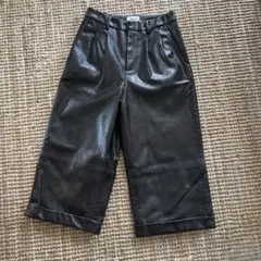 d'zzit フェイクレザー膝下丈パンツ　美品