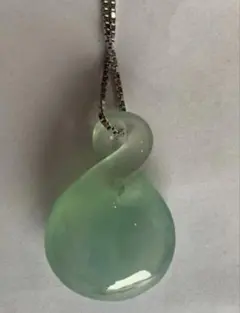 大きめ翡翠の翡翠のペンダントトップ