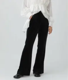 テーパードパンツ