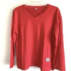 Vネック長袖Tシャツ 赤　　ロゴタグ付き　M〜Lサイズ