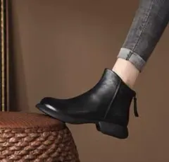 シンプルな韓国風ブーツ 秋冬コーデ 普段使いもお洒落に