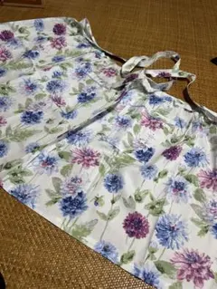 ローラアシュレイ　前掛けのサムネイル