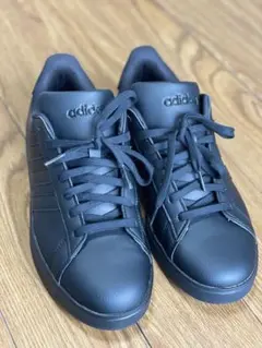 adidas ブラック スニーカー