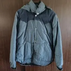 フード付きダウンジャケット グレー