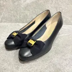 【極美品】サルヴァトーレ・フェラガモ ヴァラリボン ポインテッドトゥ ブラック