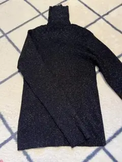 ラメ入りブラックタートルネック